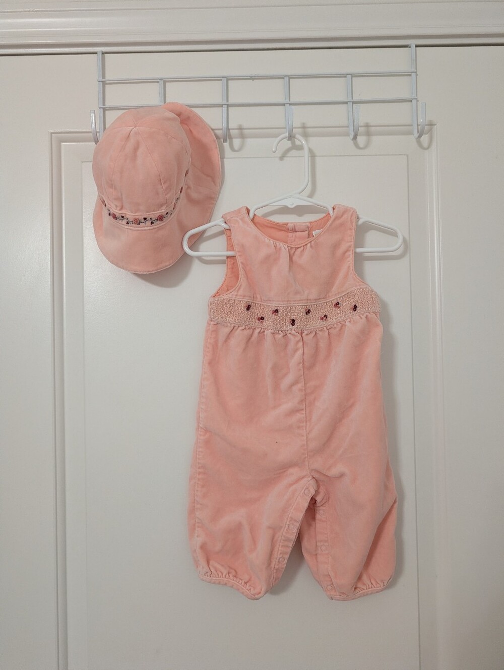 Gymboree Holiday Friends Peach Velour‎ Romper Hat Set 3-6M